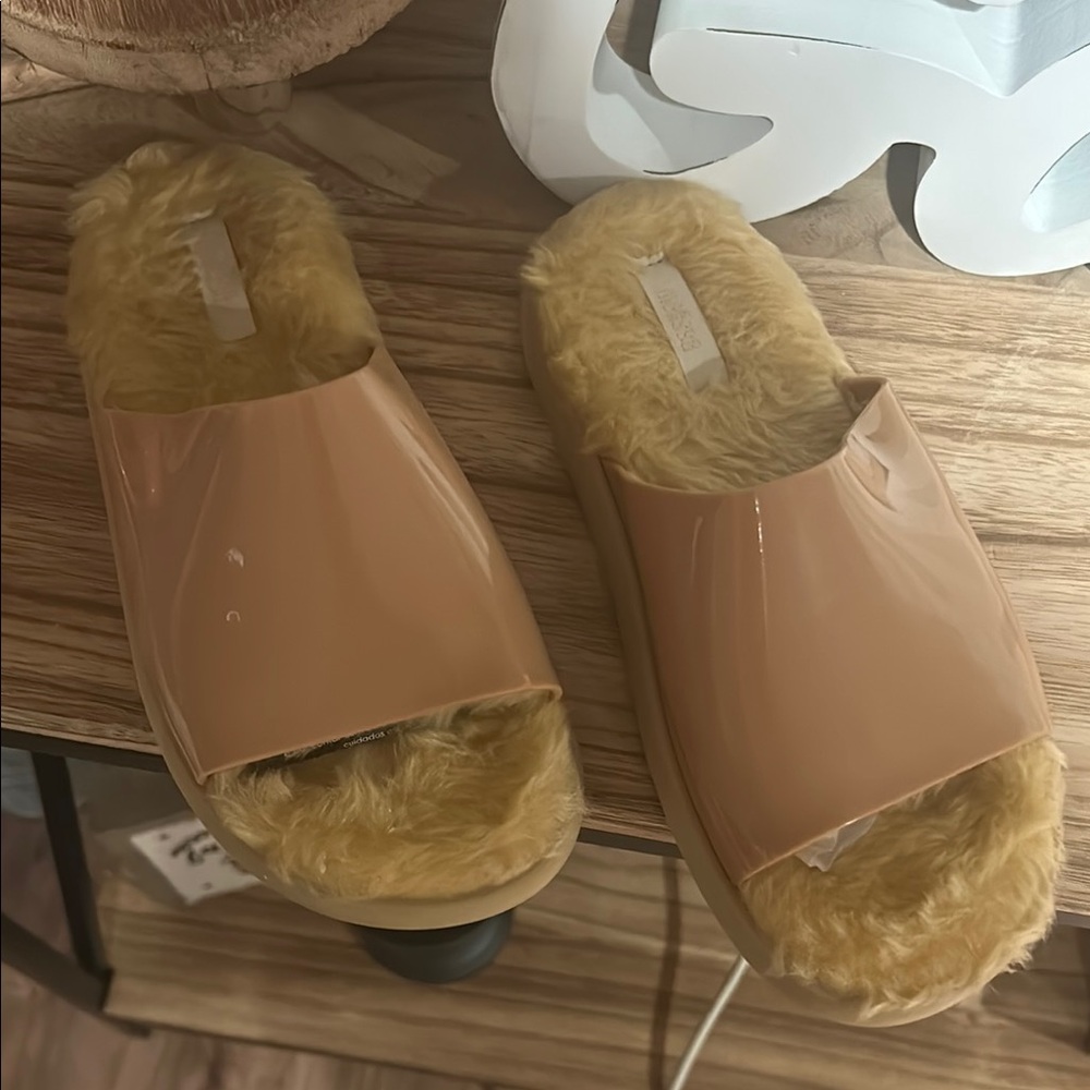 Melissa Tan furry Slides Womens size 7 rare & hard to find NEW